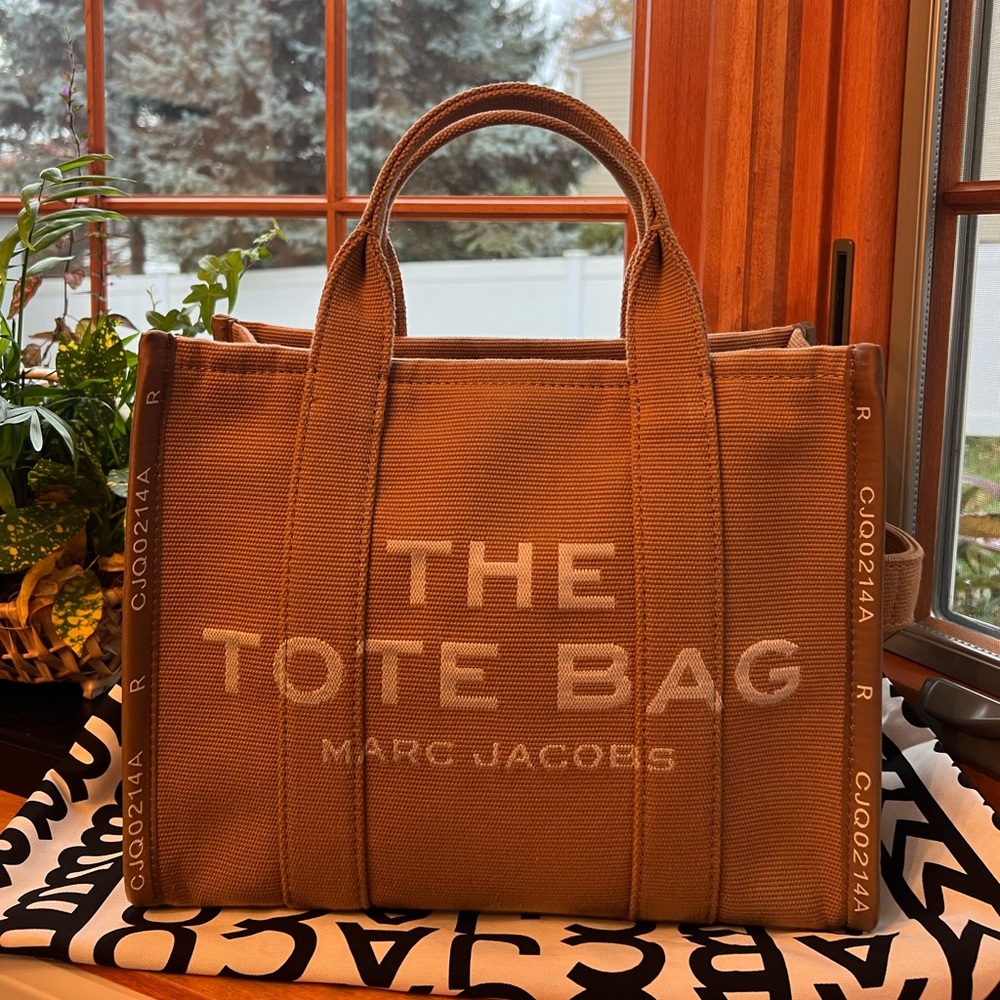 New never used Marc Jacobs Tote.